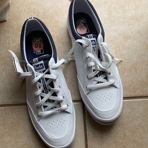 Keds size 10 white shoes